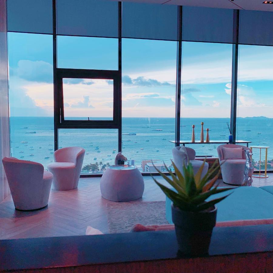 The Base Seaview Holiday Inn Pattaya Zewnętrze zdjęcie