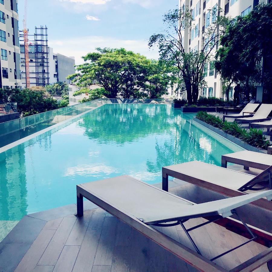 The Base Seaview Holiday Inn Pattaya Zewnętrze zdjęcie