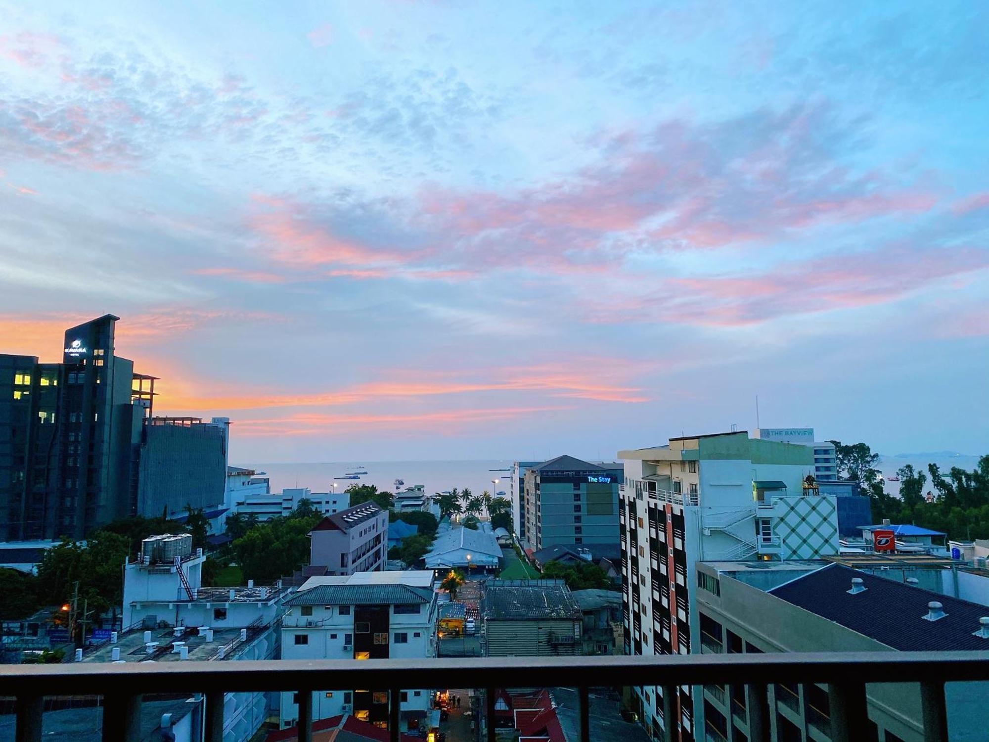 The Base Seaview Holiday Inn Pattaya Pokój zdjęcie